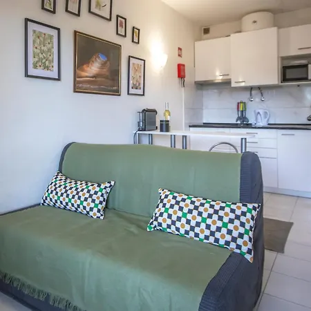 Cozy With Balcony In Apartamento *