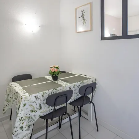 Apartament Cozy With Balcony In *